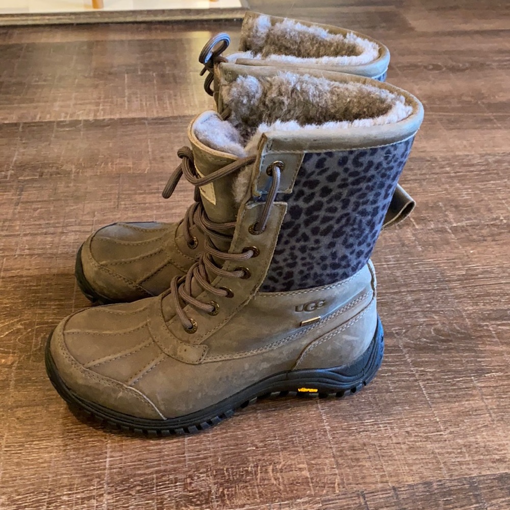 SOLD Ugg Adirondack III snow boots